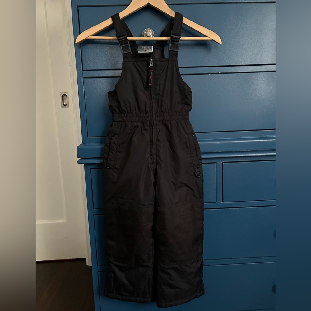 Protection System-Unisex ski bib in great condition.